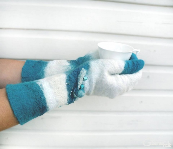 Gloves " Turquoise Temptations "