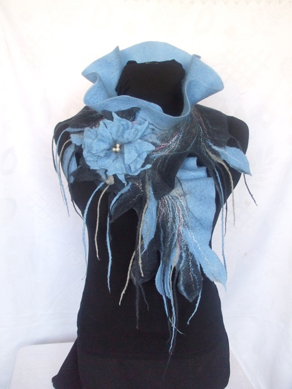 Azure blue scarf felting processes picture no. 3