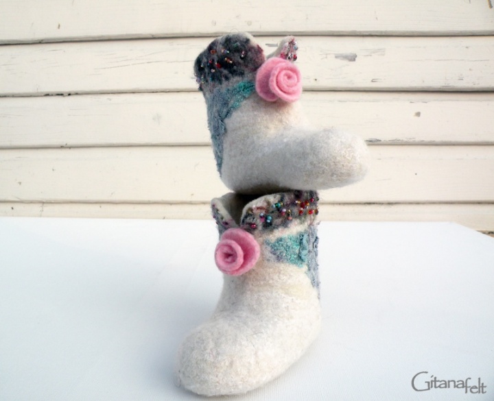 Felt baby shoes princess dream