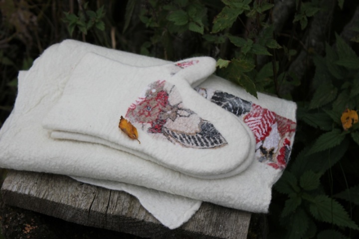 White felted gloves