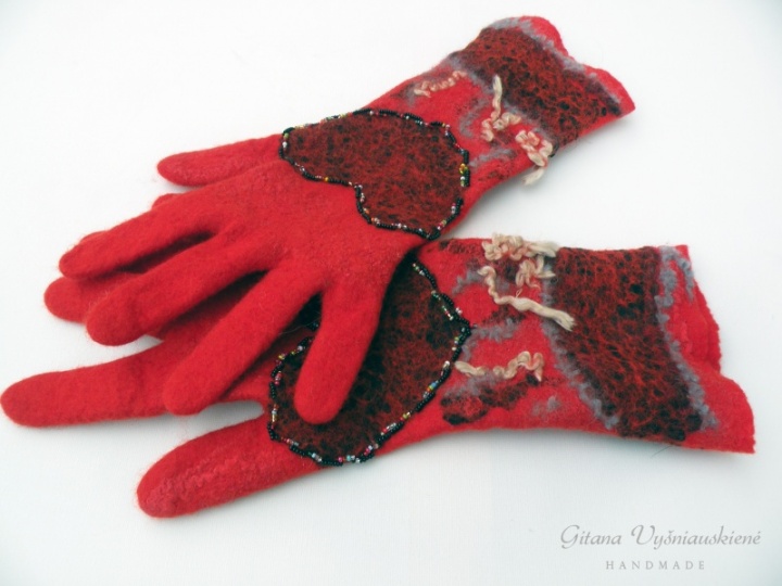 Felt gloves Hearts picture no. 2