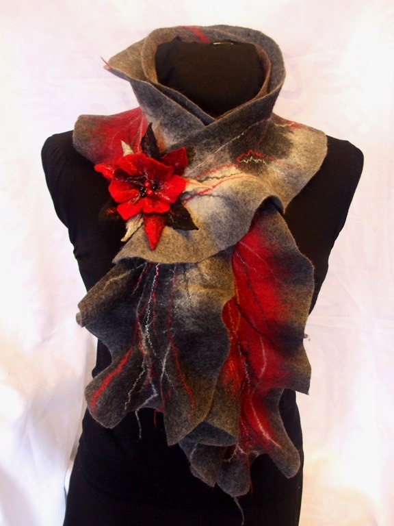 Veltas black, gray, red scarf picture no. 3
