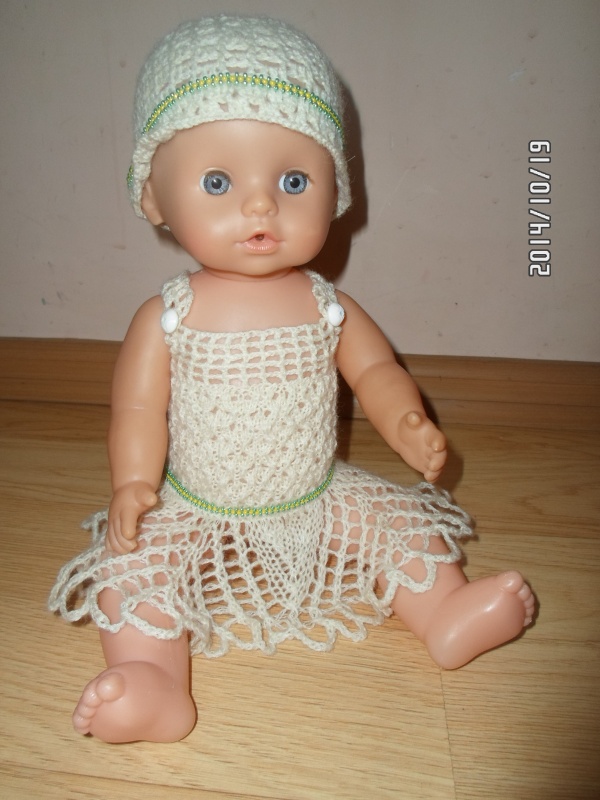 Baltas suknutė