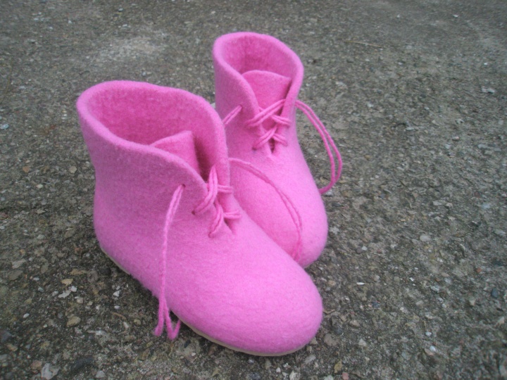 Felt shoes size 27