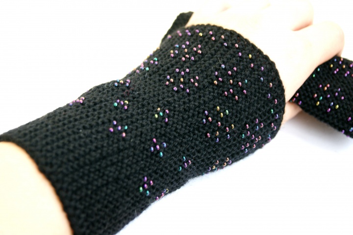 Black wrist warmers embroidered with beads picture no. 2