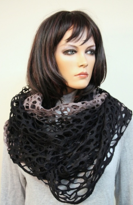 Infiniti wool scarf " Black Wings " picture no. 2