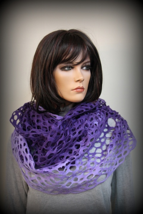 Infiniti wool scarf " Purple Wings " picture no. 2