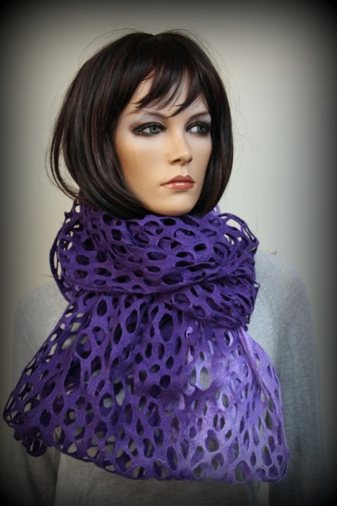 Infiniti wool scarf " Purple Wings " picture no. 3