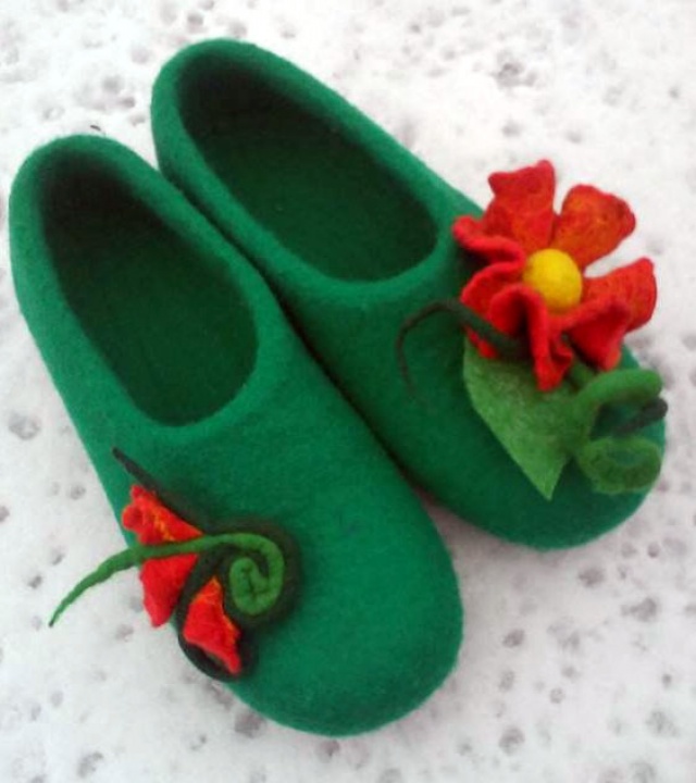 Felt slippers, Reservations picture no. 3