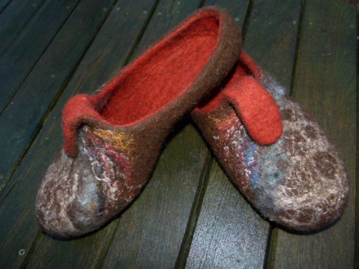 male felted slippers " Where " picture no. 3