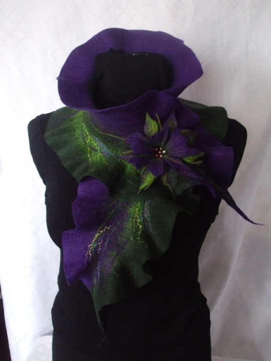Violetinis zalias veltas salikas