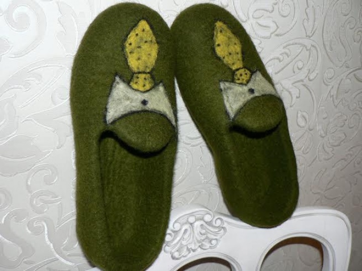 Su šlipsu