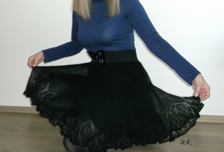 The black skirt 