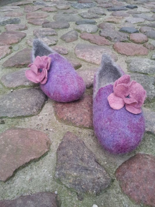 Felt slippers