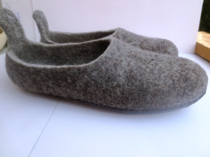 Slippers picture no. 2