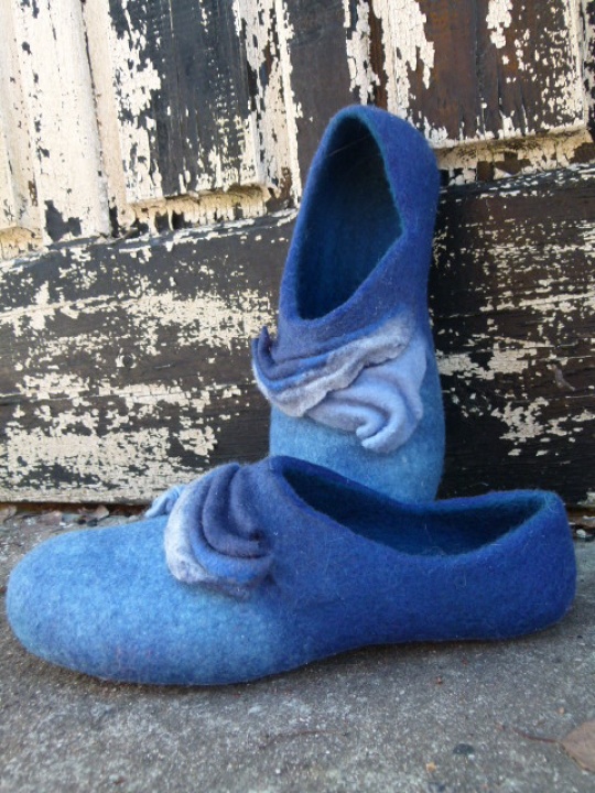 felted slippers " surf "
