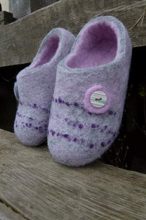 lilac felted slippers for children " spelling "