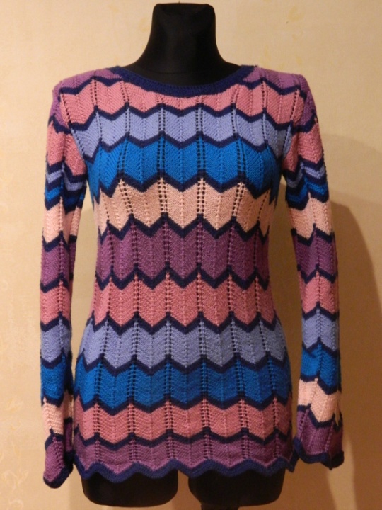 Rašuotas, variegated sweater