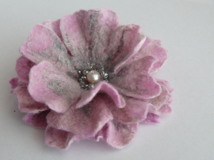 Sage flower pilakis with pink accents. picture no. 3