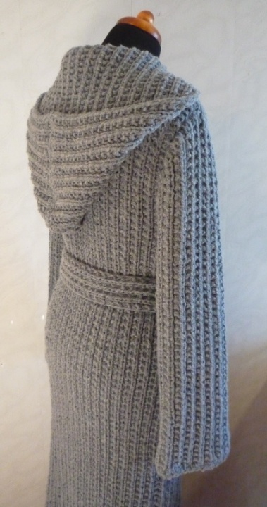 long knitted coat picture no. 3