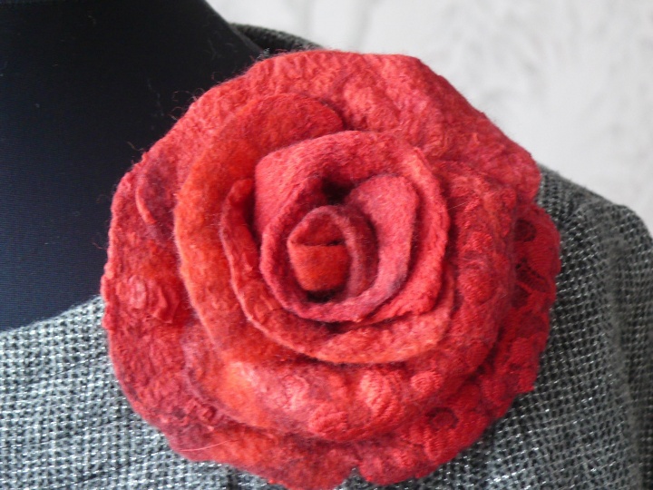 Brooch "Rose"