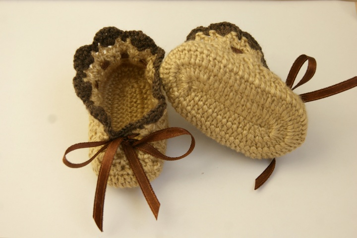 Brown shades, 6-9 months., Half-woolen