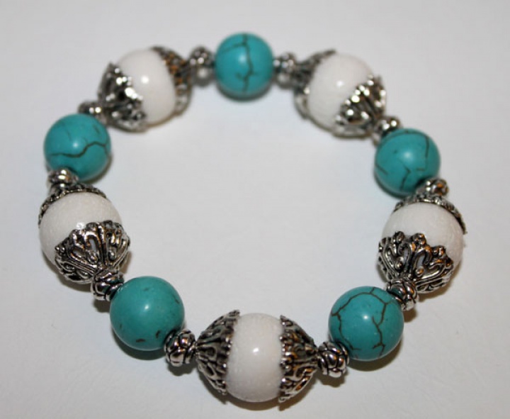 White coral and blue bracelet howlito