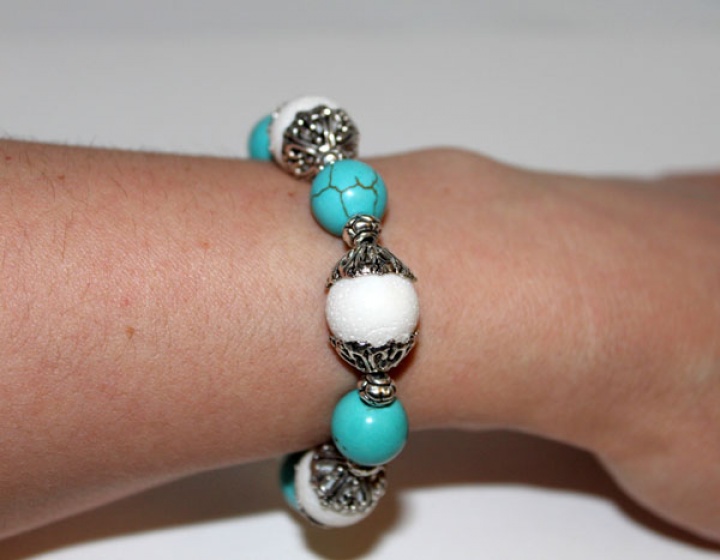 White coral and blue bracelet howlito picture no. 2
