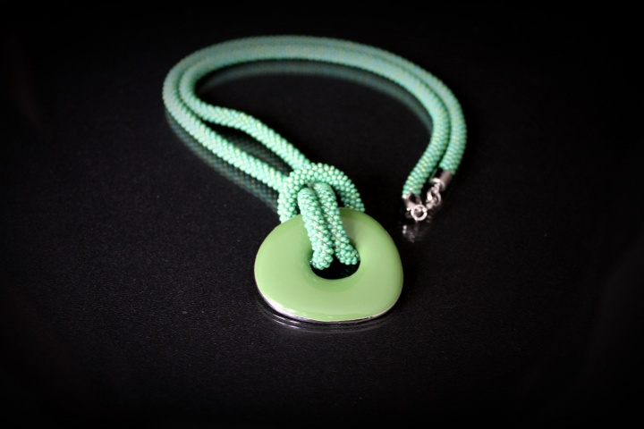 Green necklace (tow) handiwork picture no. 3