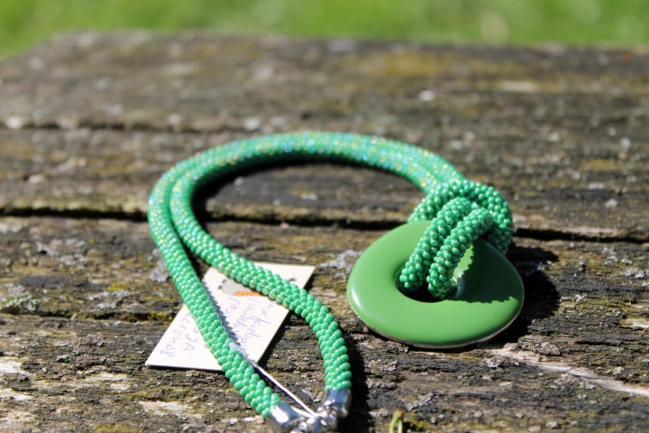Green necklace (tow) handiwork picture no. 2