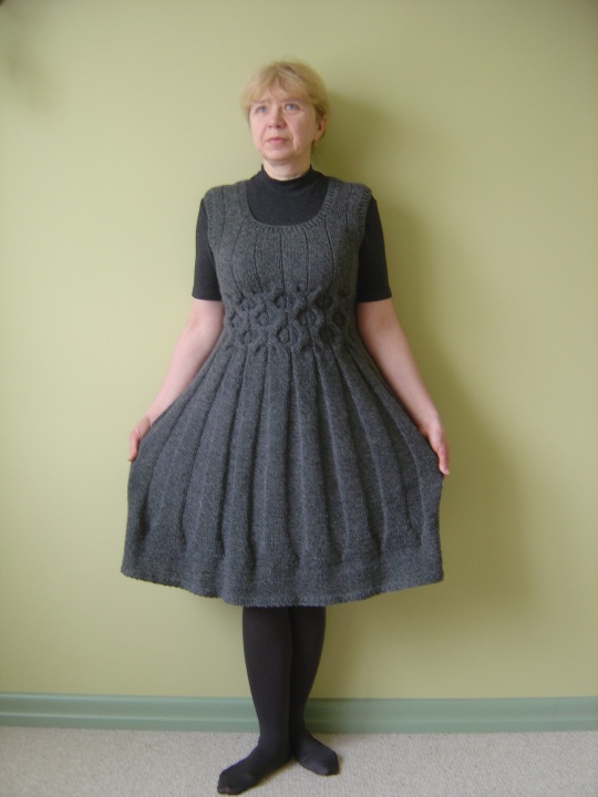 Knitted dress for picture no. 2