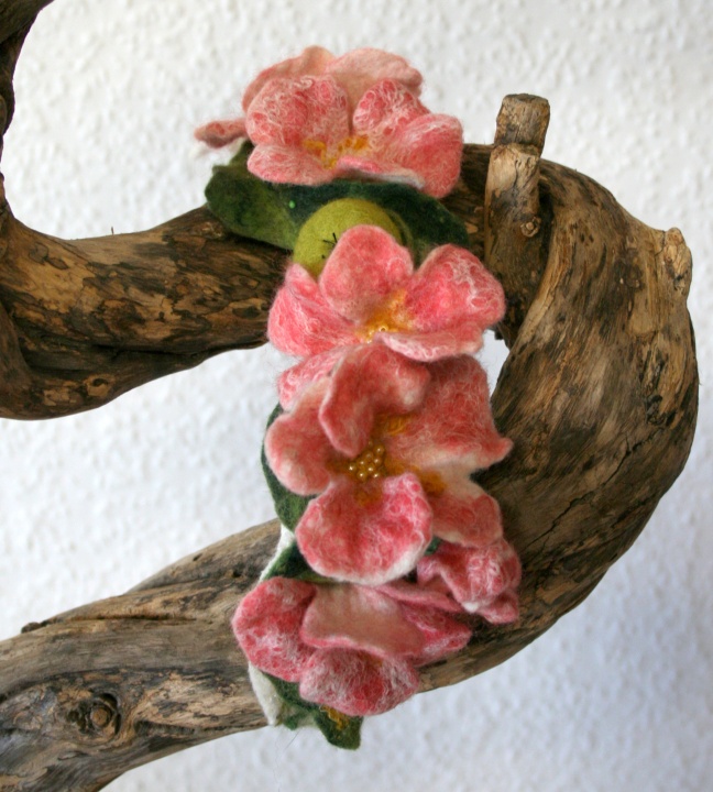 Spring bracelets and rings of apple ,, ,, ,, Žybučių paths
