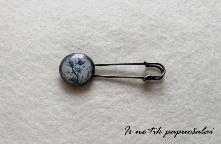 brooch
