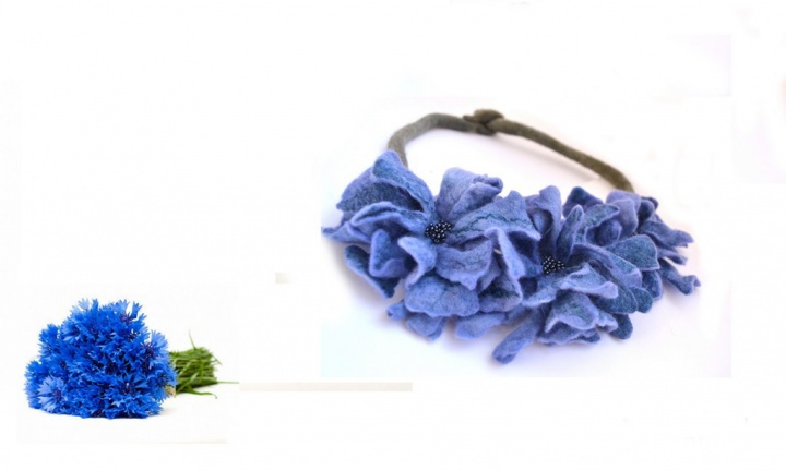 Veltas necklace " Cornflowers "