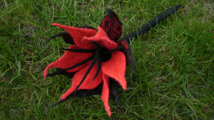 Flower brooch maybe maybe handbags decoration