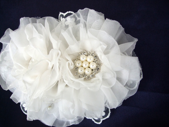Brooch in your hair picture no. 2