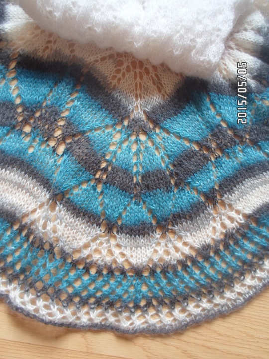Knitted mandala dress for a girl picture no. 2