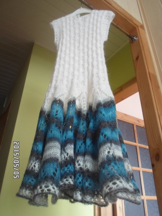 Knitted mandala dress for a girl picture no. 3