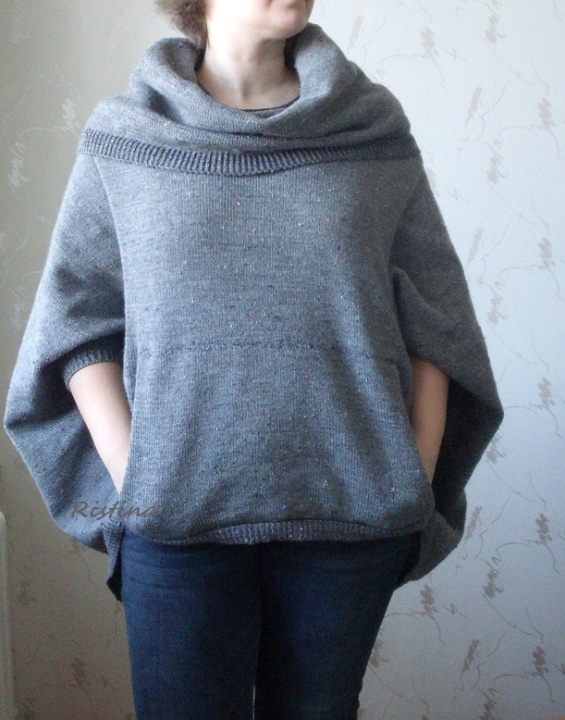 Sweater with pockets, wide collar