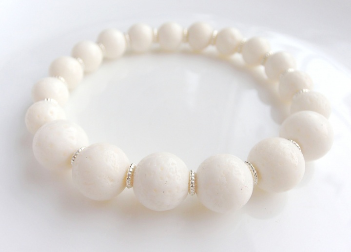 White coral bracelet picture no. 3