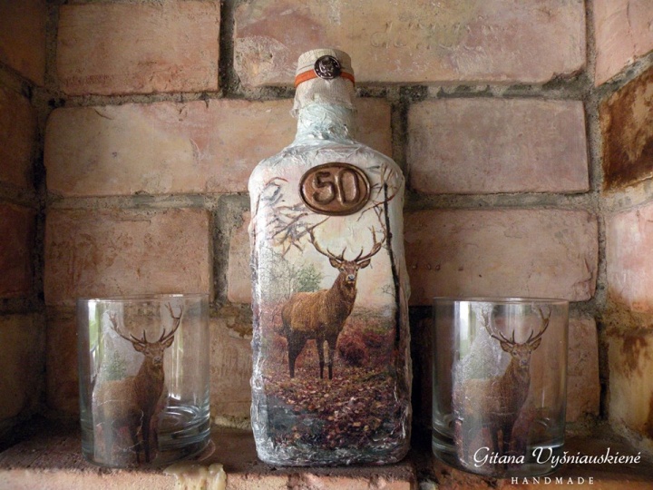 Decorated whiskey bottle " moose " picture no. 2