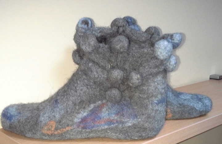 Size 39 boots.