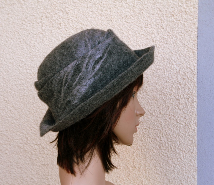 Grey hat ,, ,, ring picture no. 2