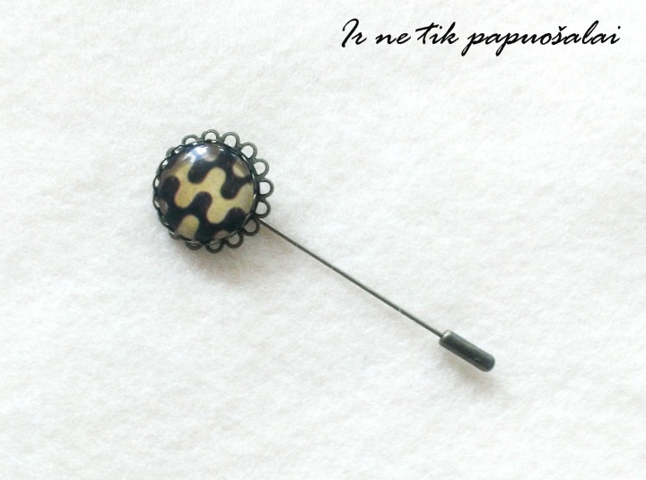 brooch