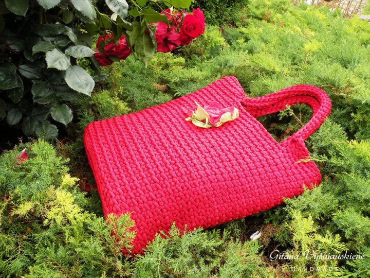 Crocheted handbag - terbium " Red