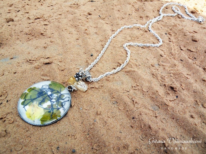 Neck pendant with natural plants " Sekret " picture no. 2
