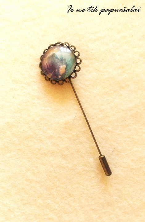 brooch