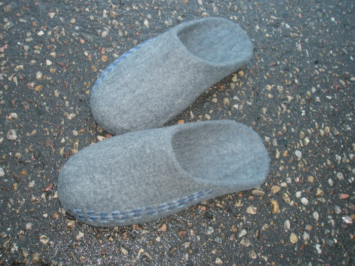 men felt slippers