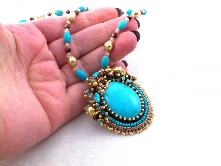 Bead embroidered turquoise pendant picture no. 3