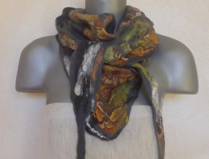 felting processes scarf and gray autumn colors picture no. 3